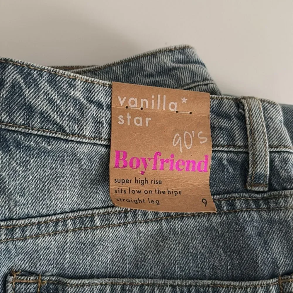 Vanilla Star Distressed Boyfriend 90’s Jeans in dark Wash NWT
